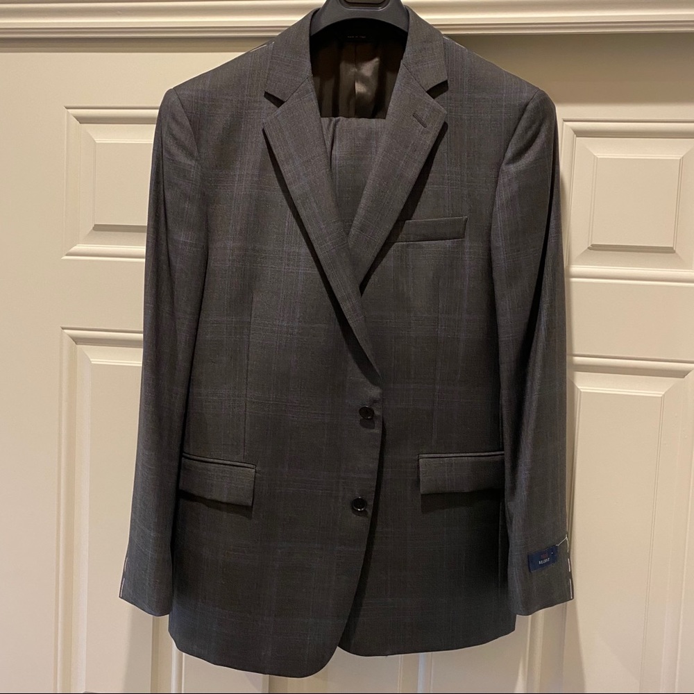 Brooks Brothers 1818 Regent fit suit, 44R, gray
